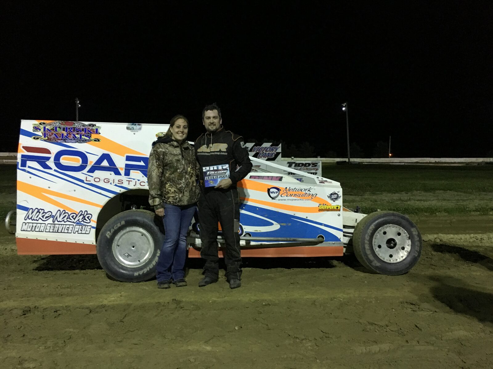 Adam Hilton's No. 1R modified racing at Ransomville Speedway